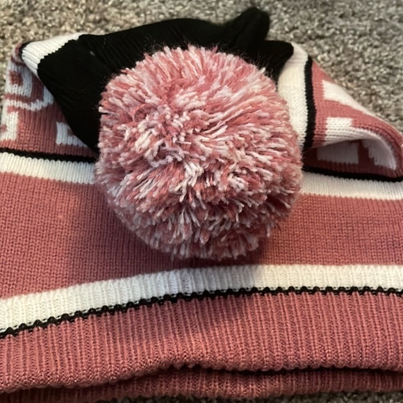 Pink Nation beanie VS fashion show
limited edition - Picture 4 of 6